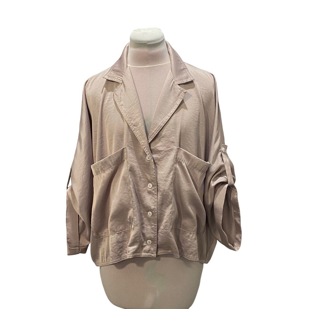 BANDIT AND THE BABE Taupe Button Down Collar Blouse M/L Brushed Satin Pockets